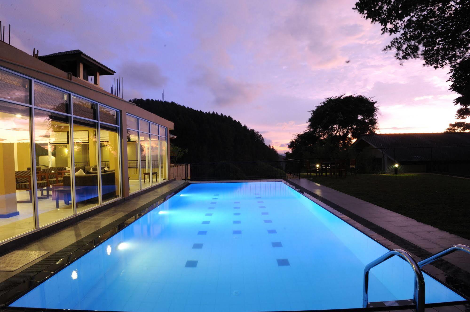 Melheim Kandy Villas Exterior photo