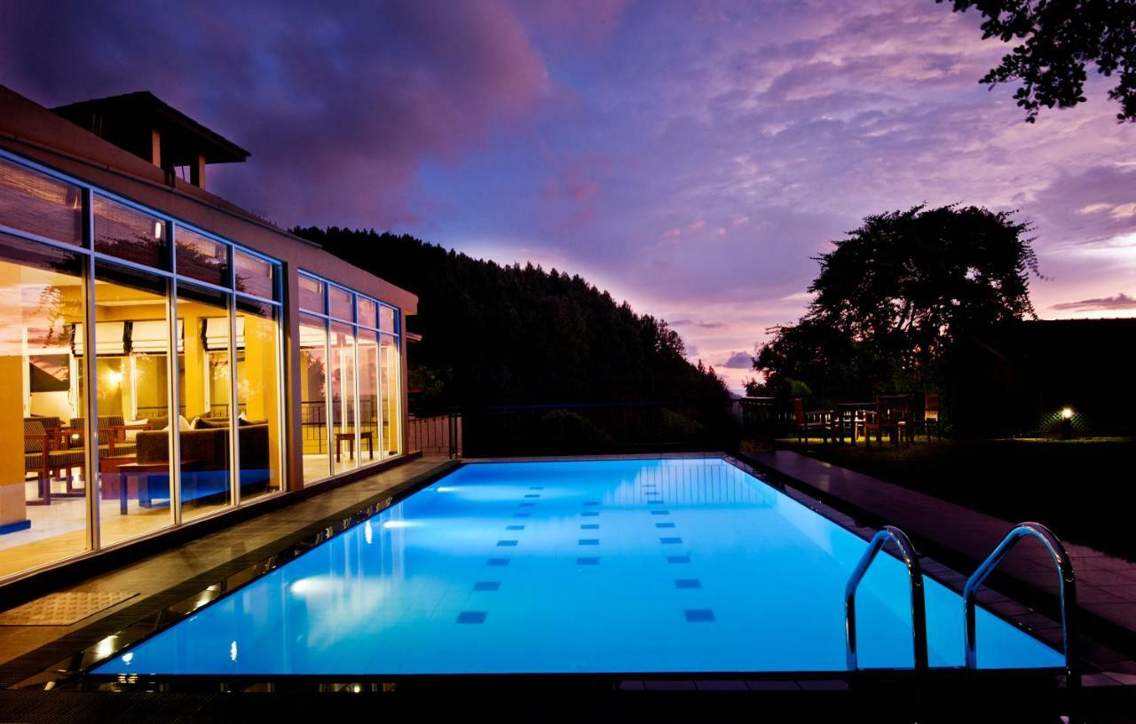 Melheim Kandy Villas Exterior photo