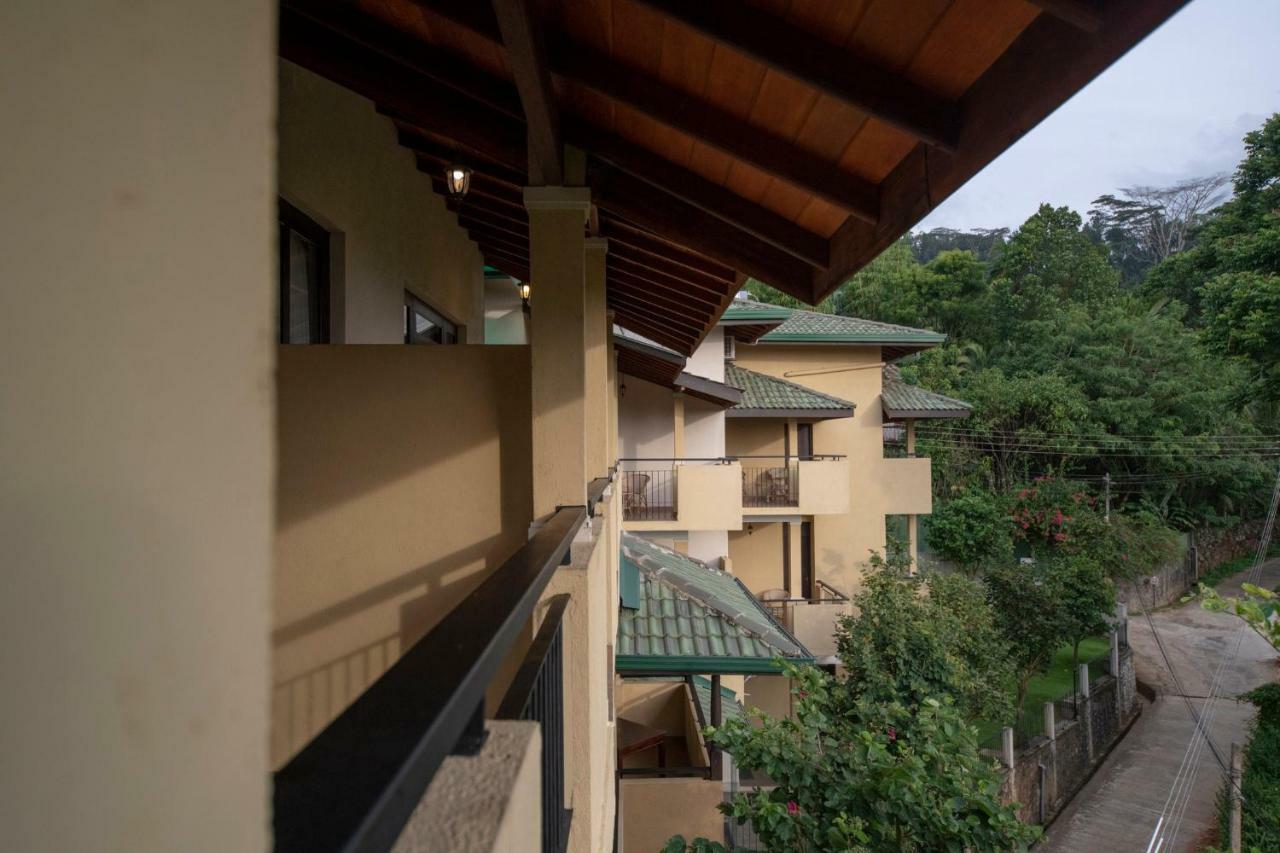 Melheim Kandy Villas Exterior photo