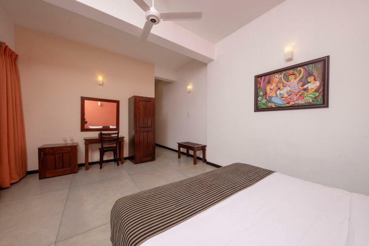 Melheim Kandy Villas Exterior photo