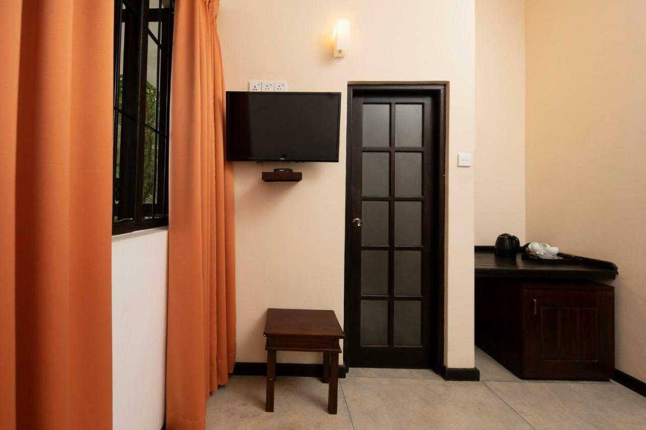 Melheim Kandy Villas Exterior photo